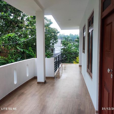 Villa Tanzanite Hikkaduwa Esterno foto