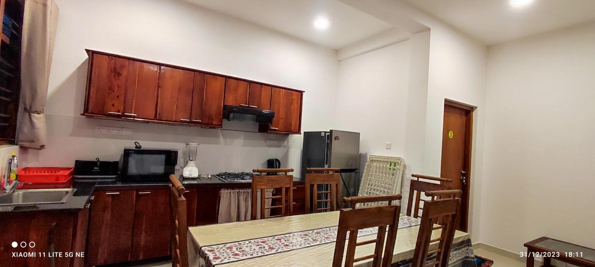 Villa Tanzanite Hikkaduwa Esterno foto