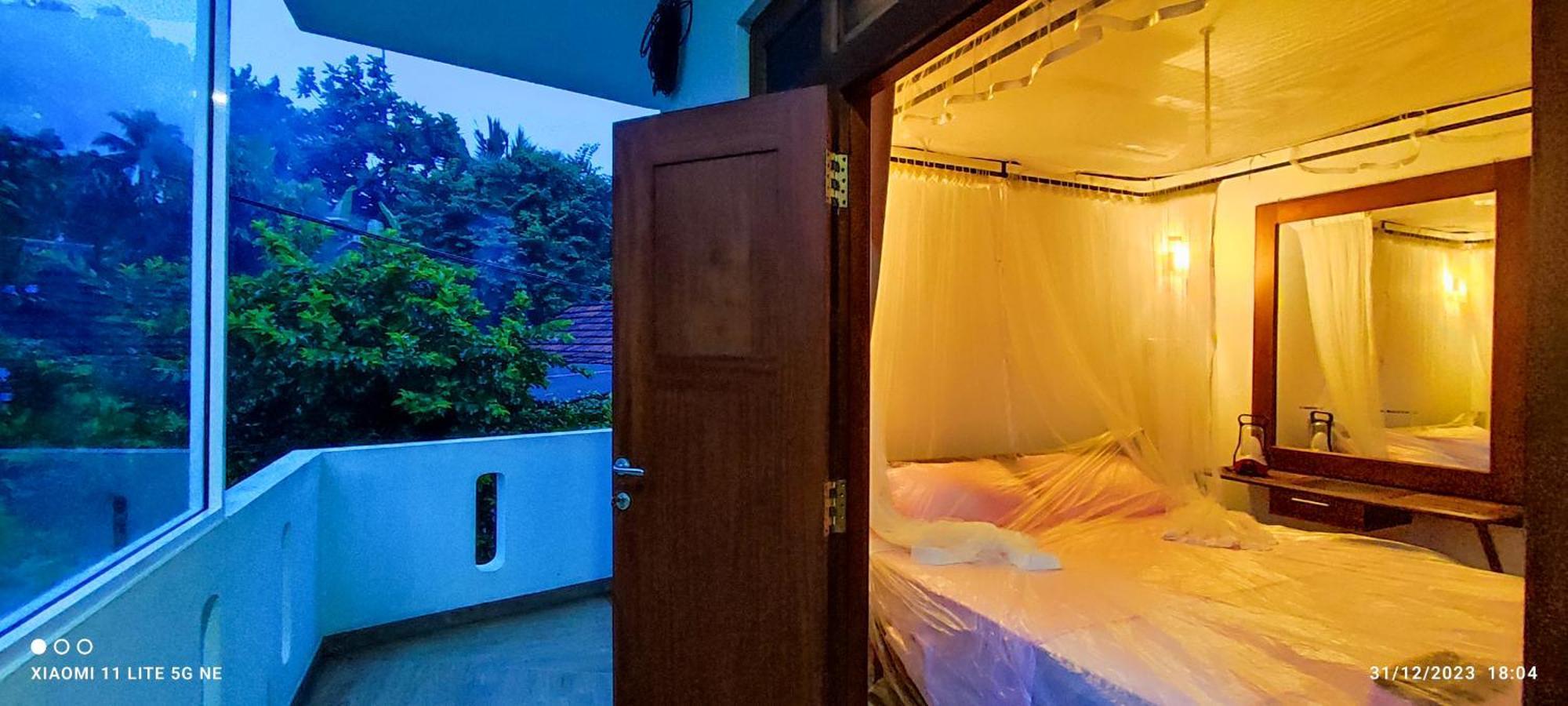 Villa Tanzanite Hikkaduwa Esterno foto