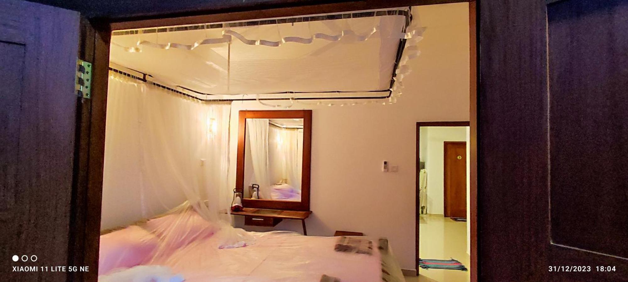 Villa Tanzanite Hikkaduwa Esterno foto