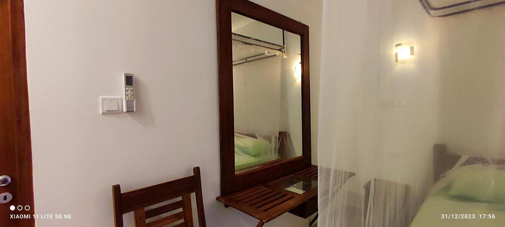 Villa Tanzanite Hikkaduwa Esterno foto