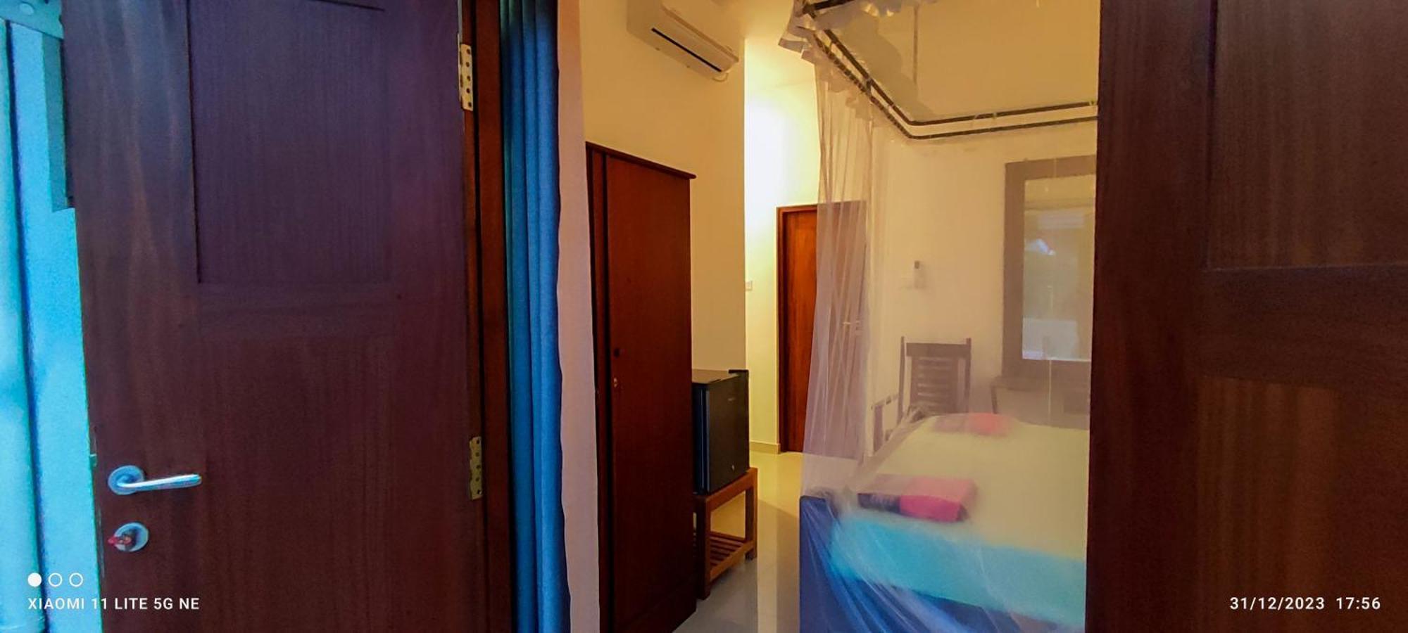 Villa Tanzanite Hikkaduwa Esterno foto