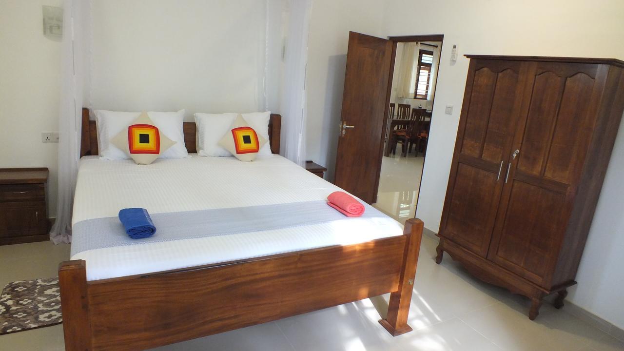 Villa Tanzanite Hikkaduwa Esterno foto