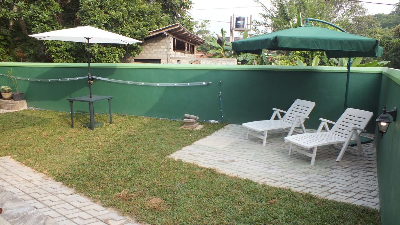 Villa Tanzanite Hikkaduwa Esterno foto